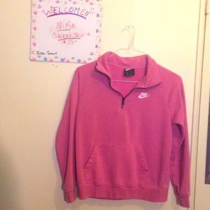 Woman’s Nike Sweatshirt